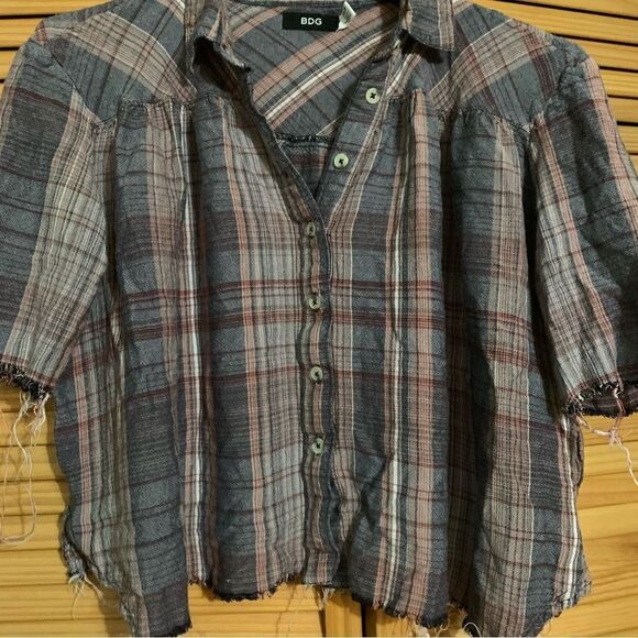 BDG Urban Outfitters Frayed Button up Size XS - Picture 4 of 5